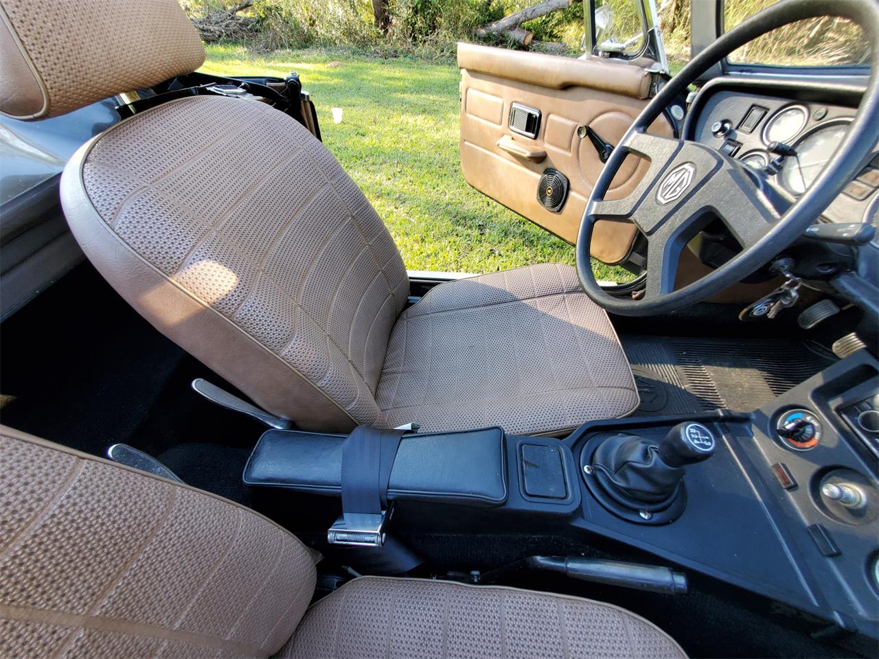 Mg-Mgb-1980-Black-Tan-9