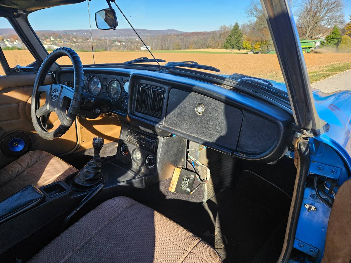 Mg-b-convertible-1979-blue-11