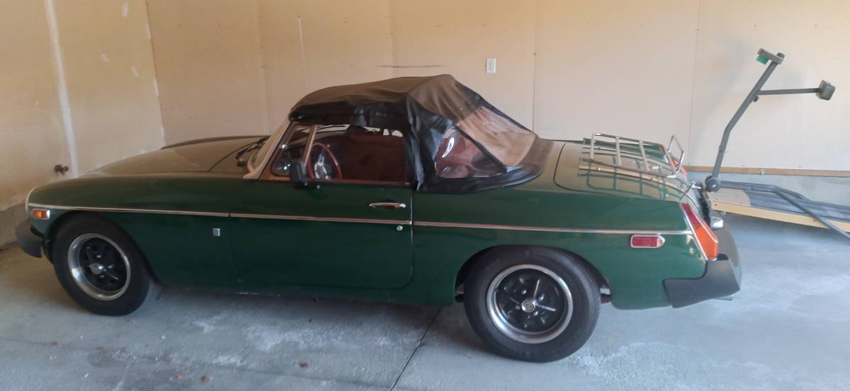 Mg-mgb-convertible-1975-green-1