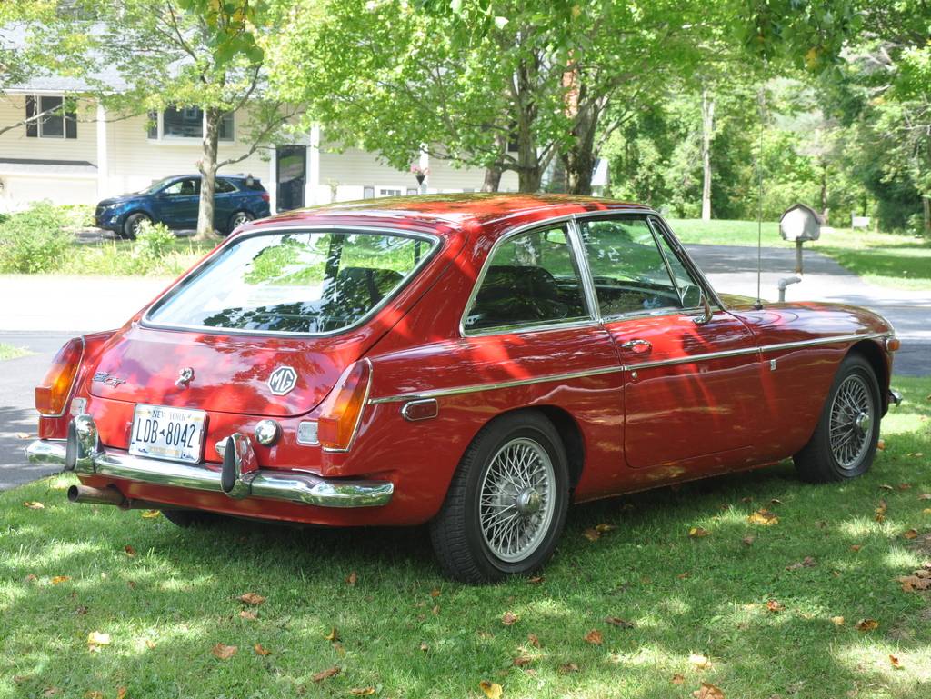 Mg-mgbgt-1972-red-16