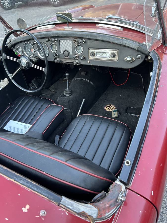 Mga-1600-roadster-1961-red-8
