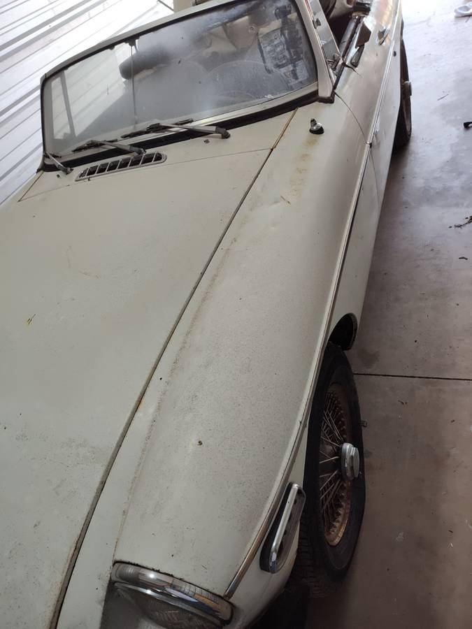 Mgb-1977-white-1