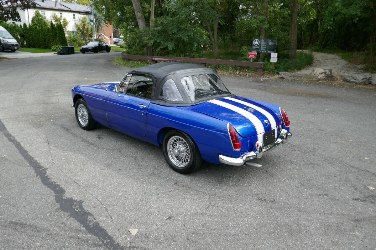 Mgb-convertible-1966-blue-3