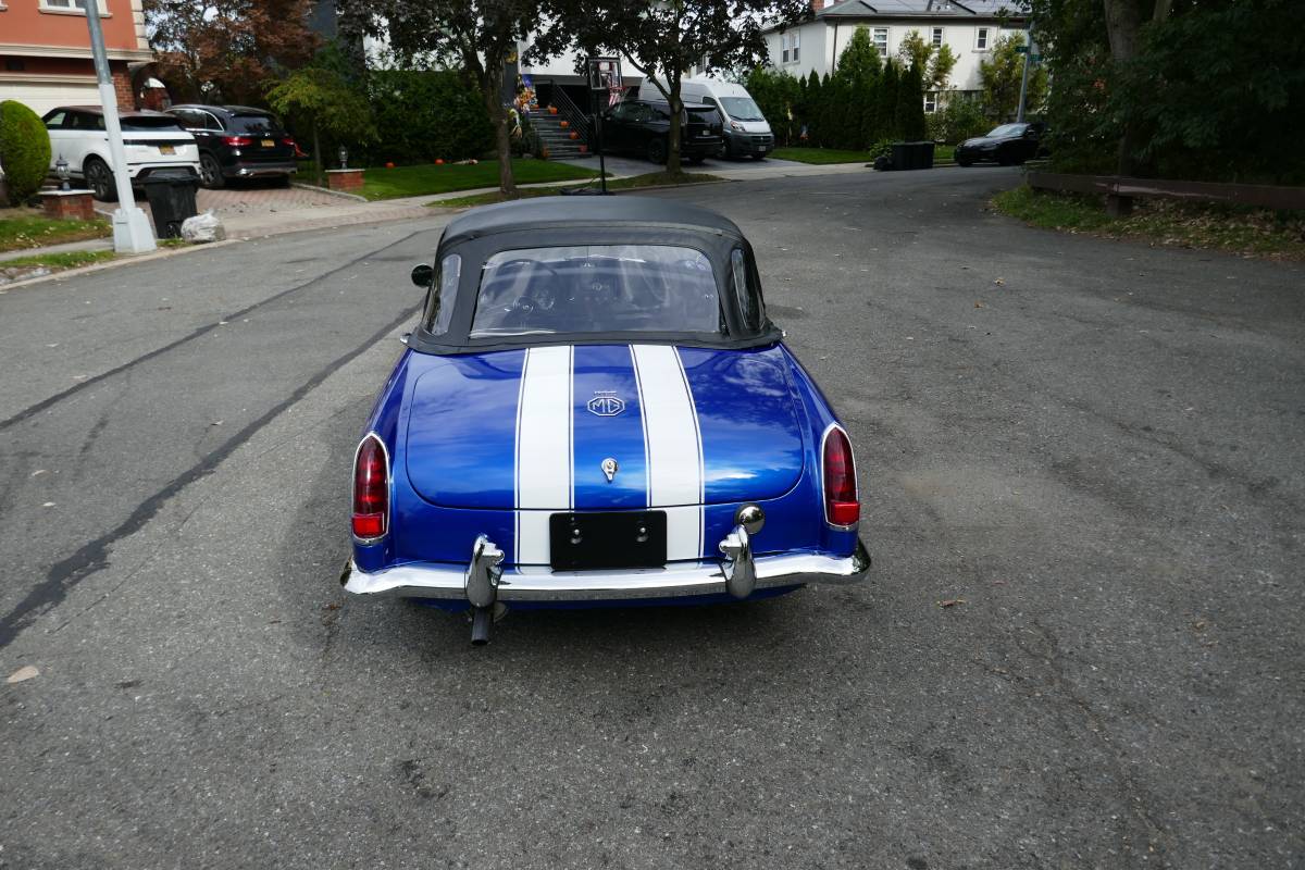 Mgb-convertible-1966-blue-4