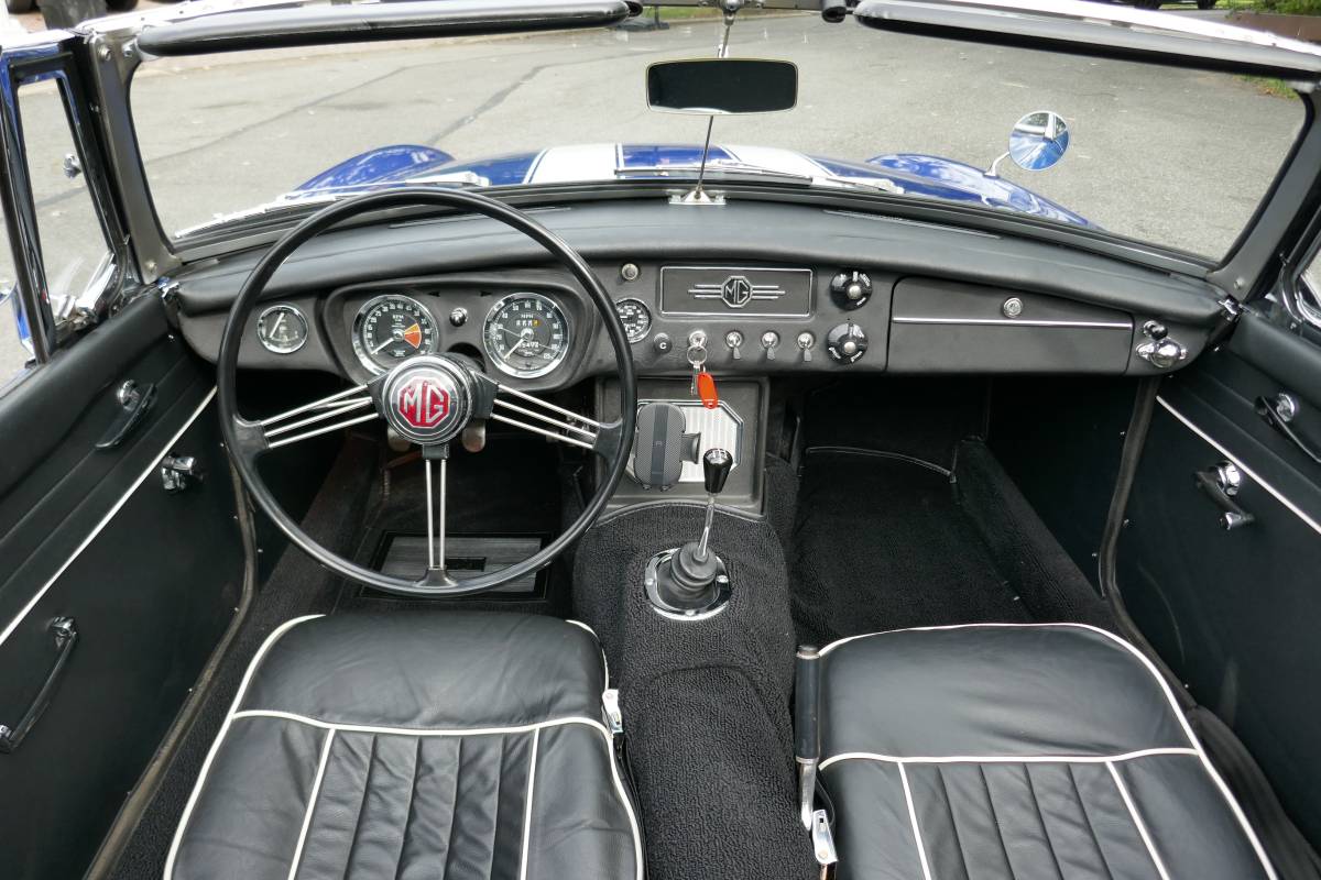 Mgb-convertible-1966-blue-6