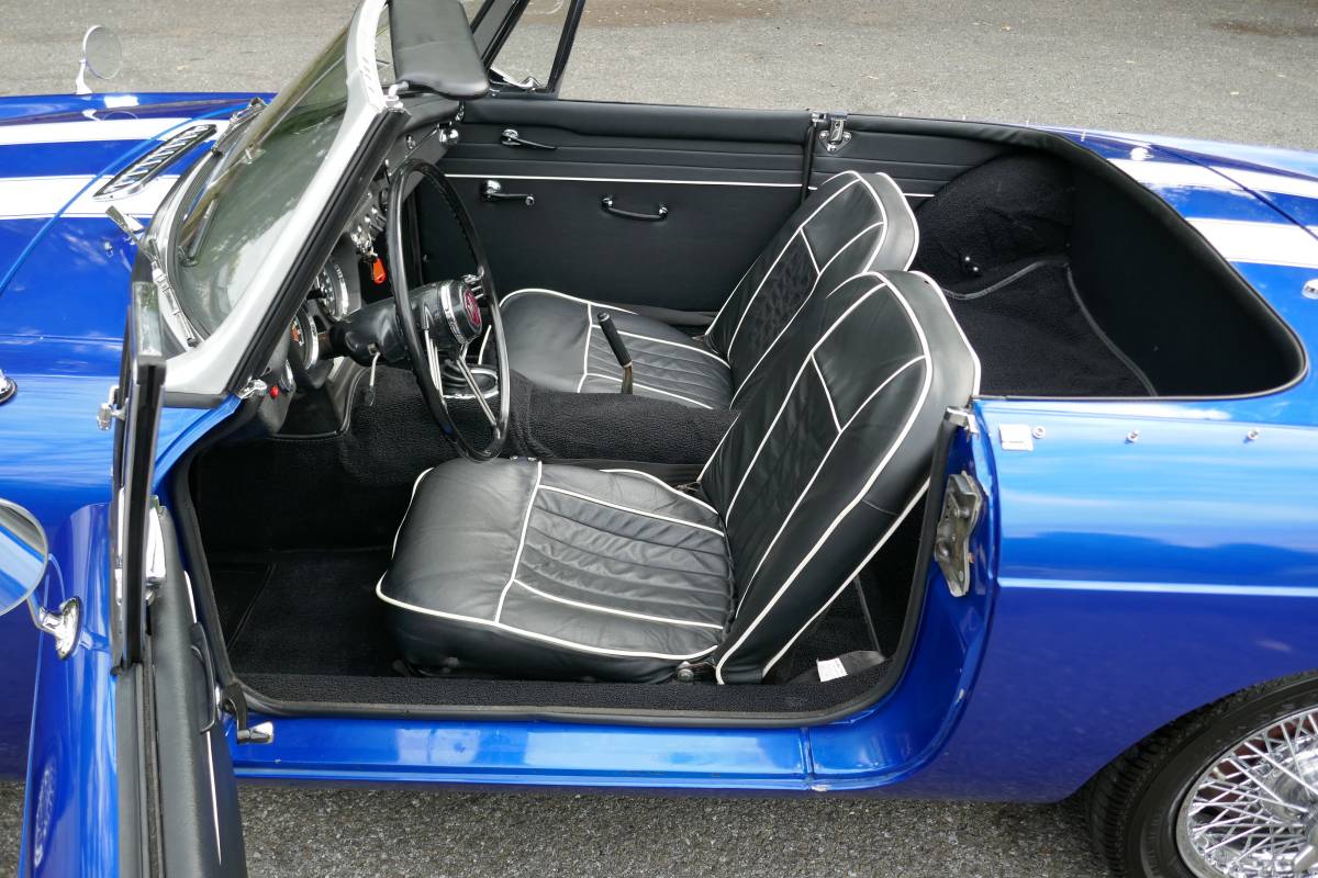 Mgb-convertible-1966-blue-9
