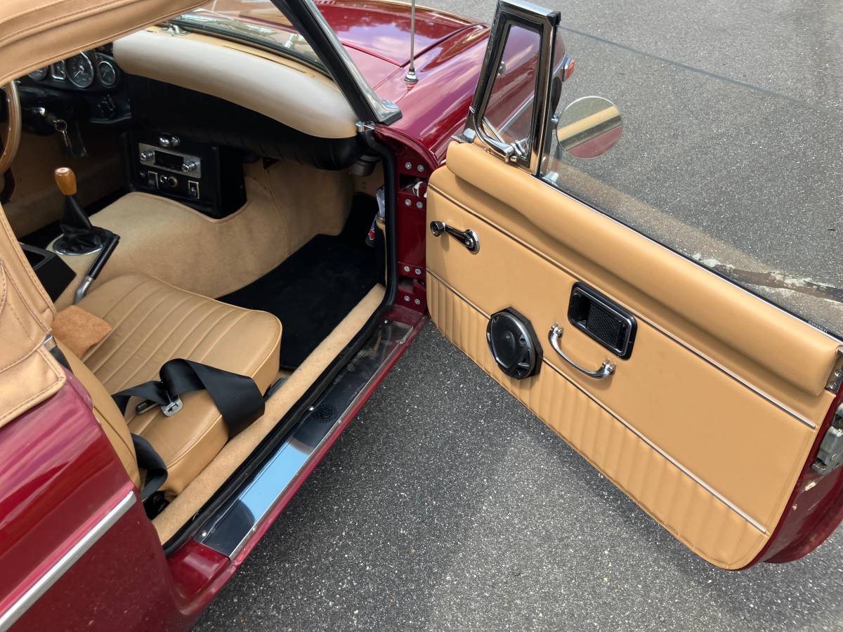 Mgb-convertible-1970-17