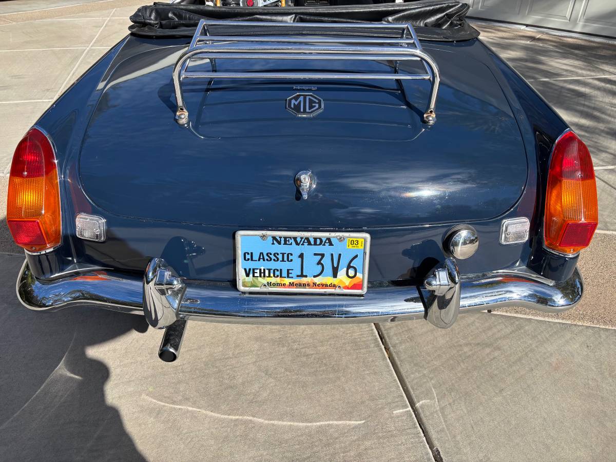 Mgb-convertible-1972-blue-2