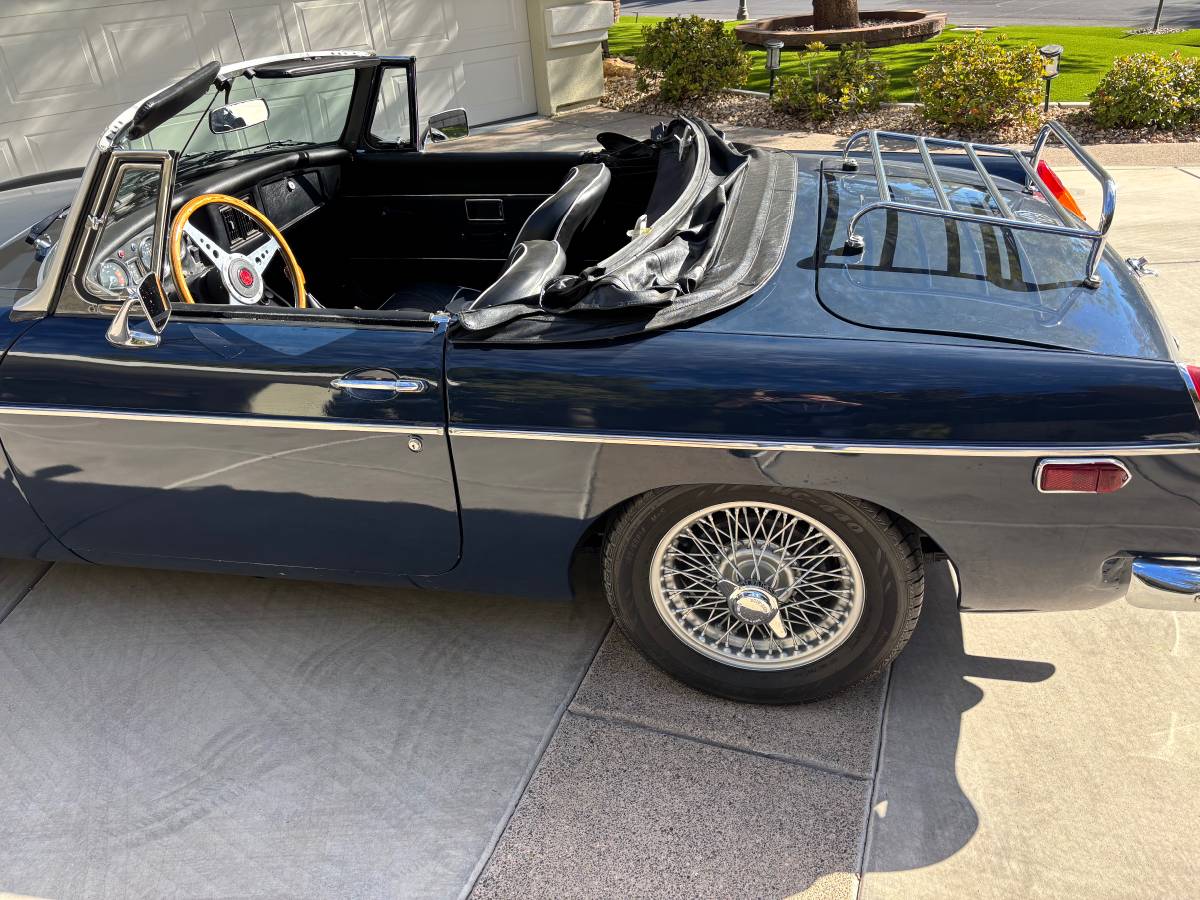 Mgb-convertible-1972-blue-3