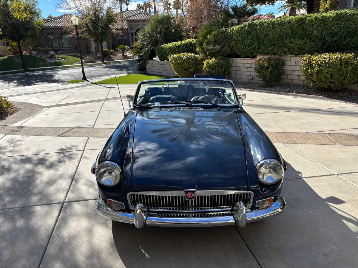 Mgb-convertible-1972-blue-4