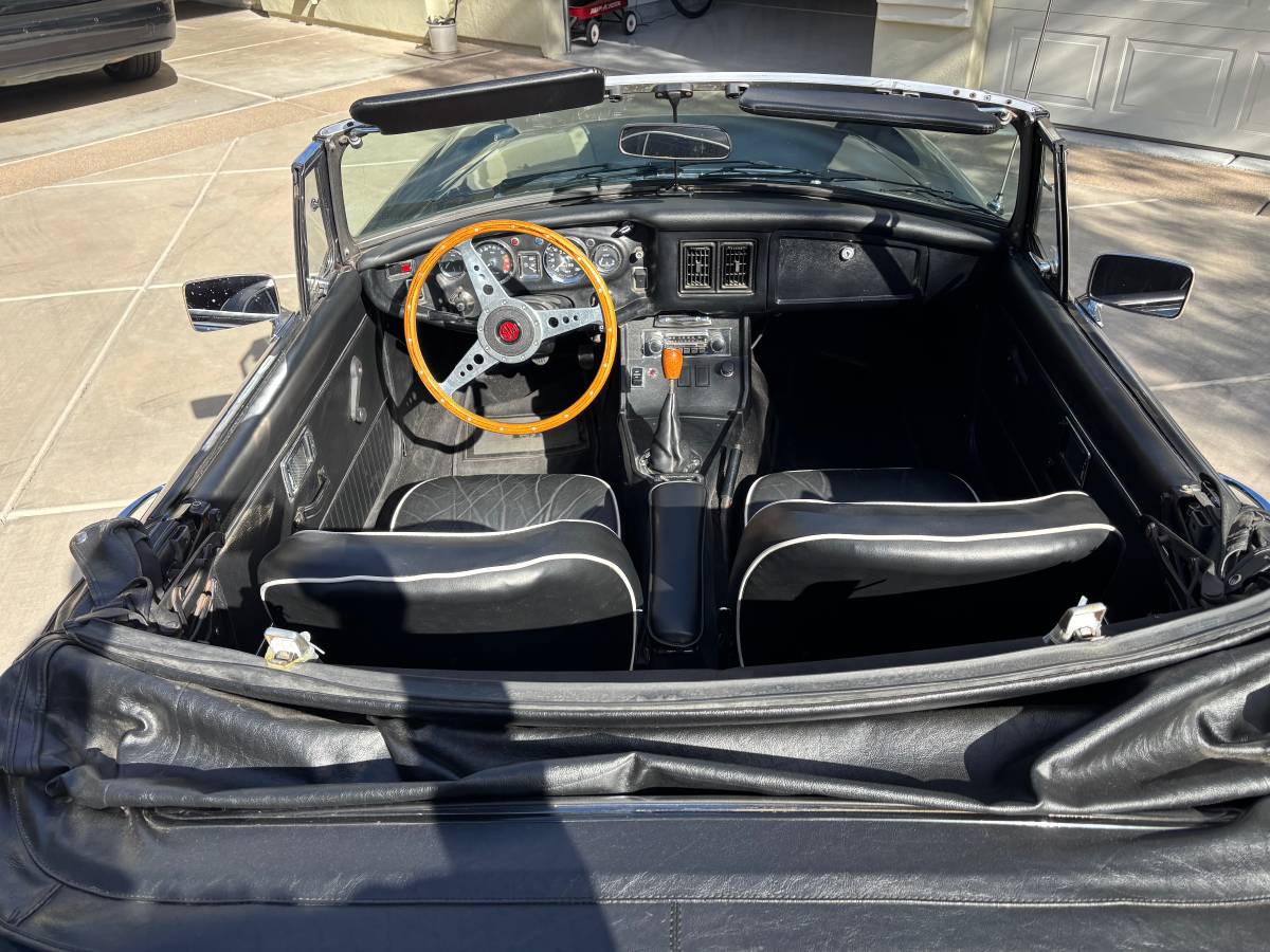 Mgb-convertible-1972-blue-7