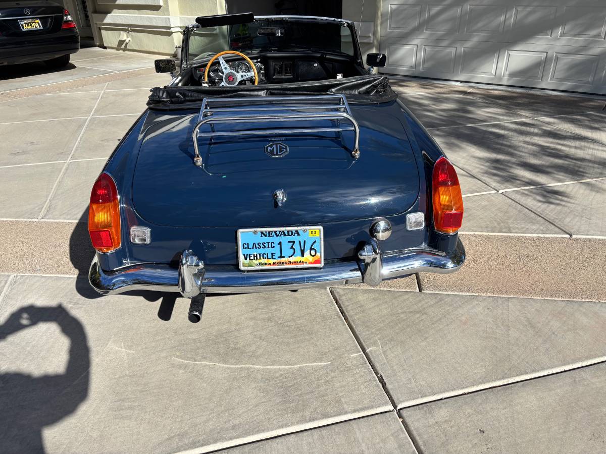 Mgb-convertible-1972-blue-8