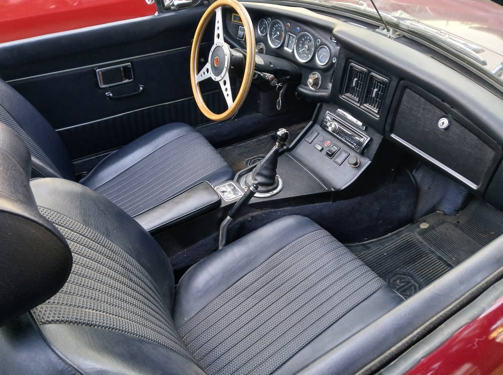Mgb-convertible-1973-red-7