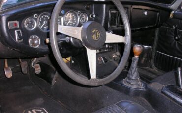 Mgb-convertible-1975-9