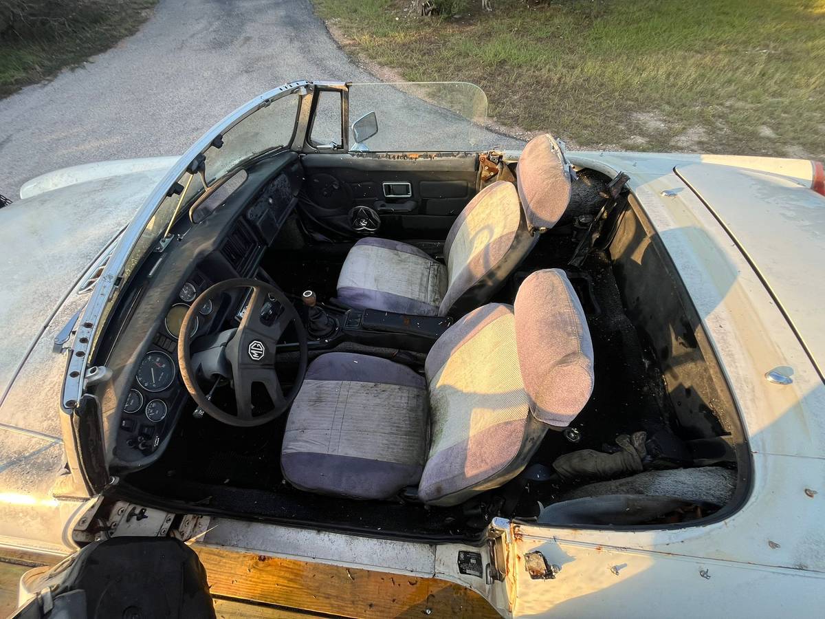 Mgb-convertible-1978-11