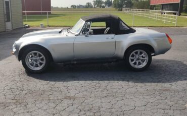 Mgb-convertible-1978-silver-12