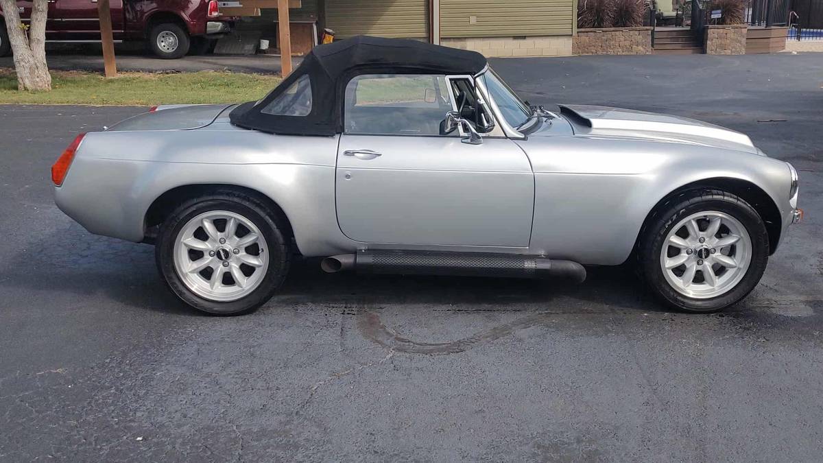 Mgb-convertible-1978-silver-13