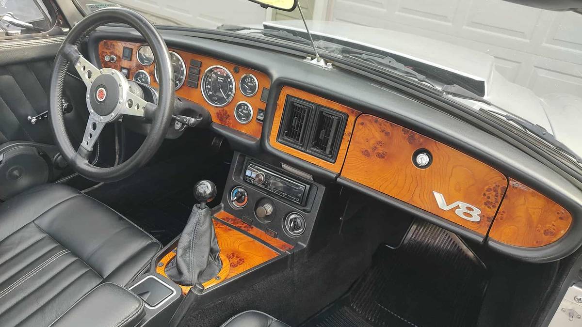 Mgb-convertible-1978-silver-16