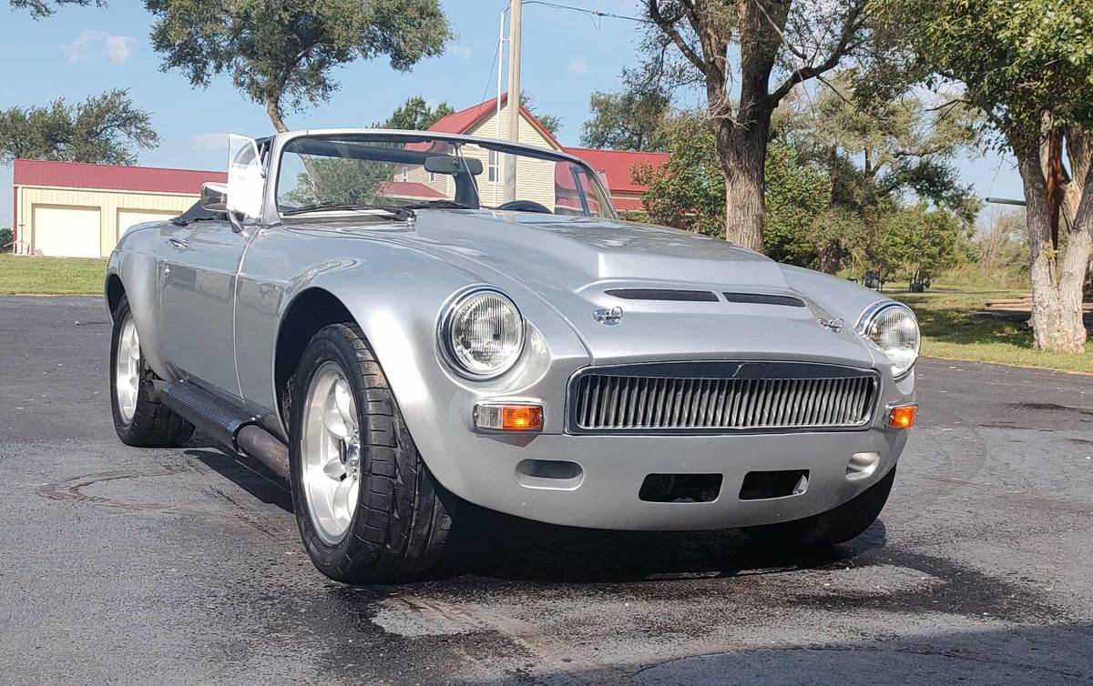 Mgb-convertible-1978-silver-3