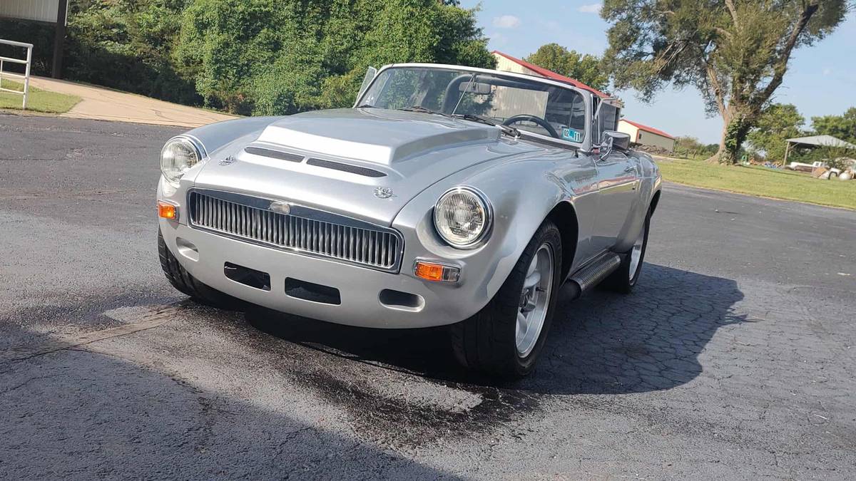 Mgb-convertible-1978-silver-4