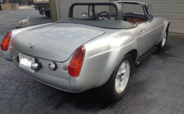 Mgb-convertible-1978-silver-8