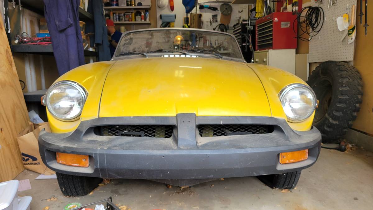 Mgb-convertible-1978-yellow-1