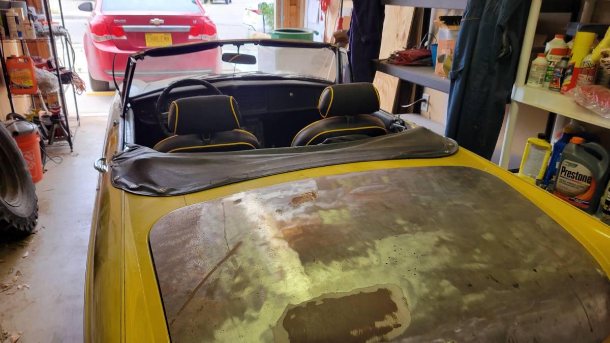 Mgb-convertible-1978-yellow-19