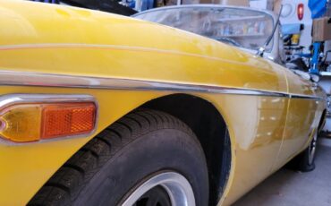Mgb-convertible-1978-yellow-2