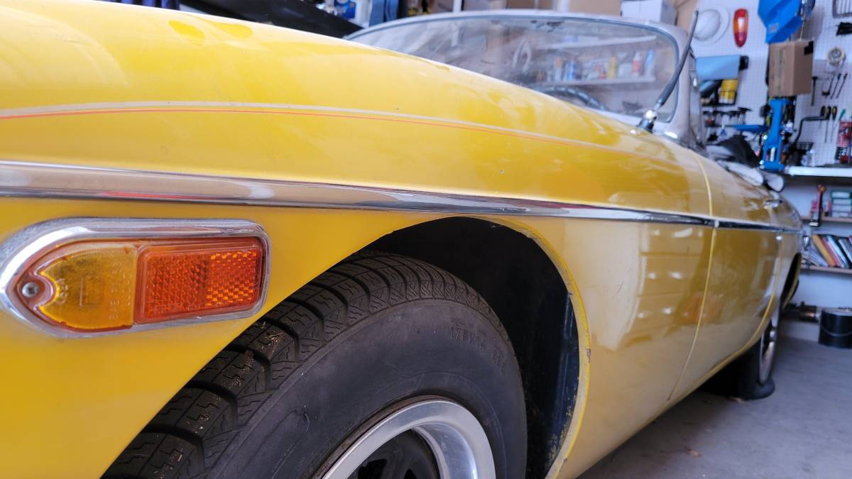 Mgb-convertible-1978-yellow-2