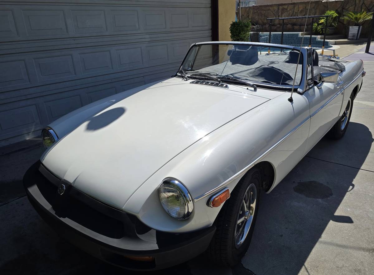 Mgb-convertible-1979-white-1