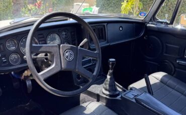 Mgb-convertible-1979-white-10