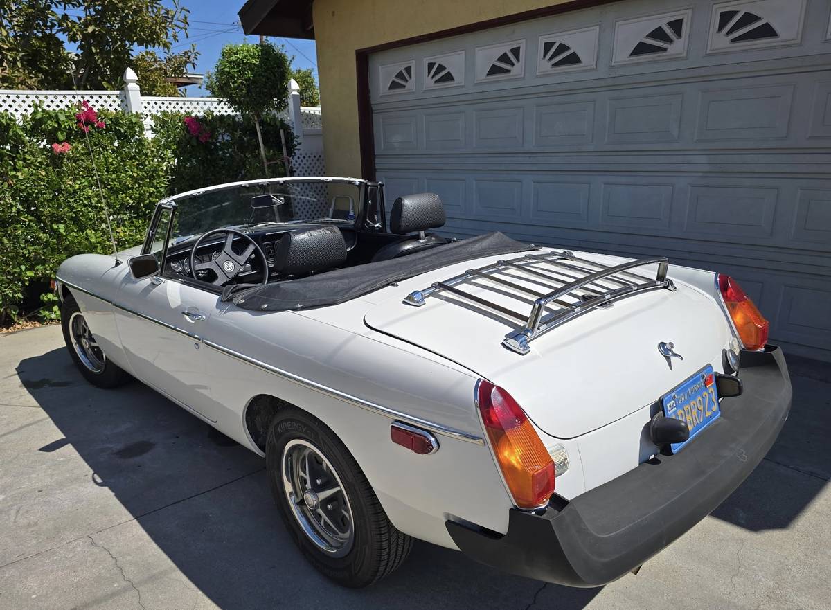Mgb-convertible-1979-white-6
