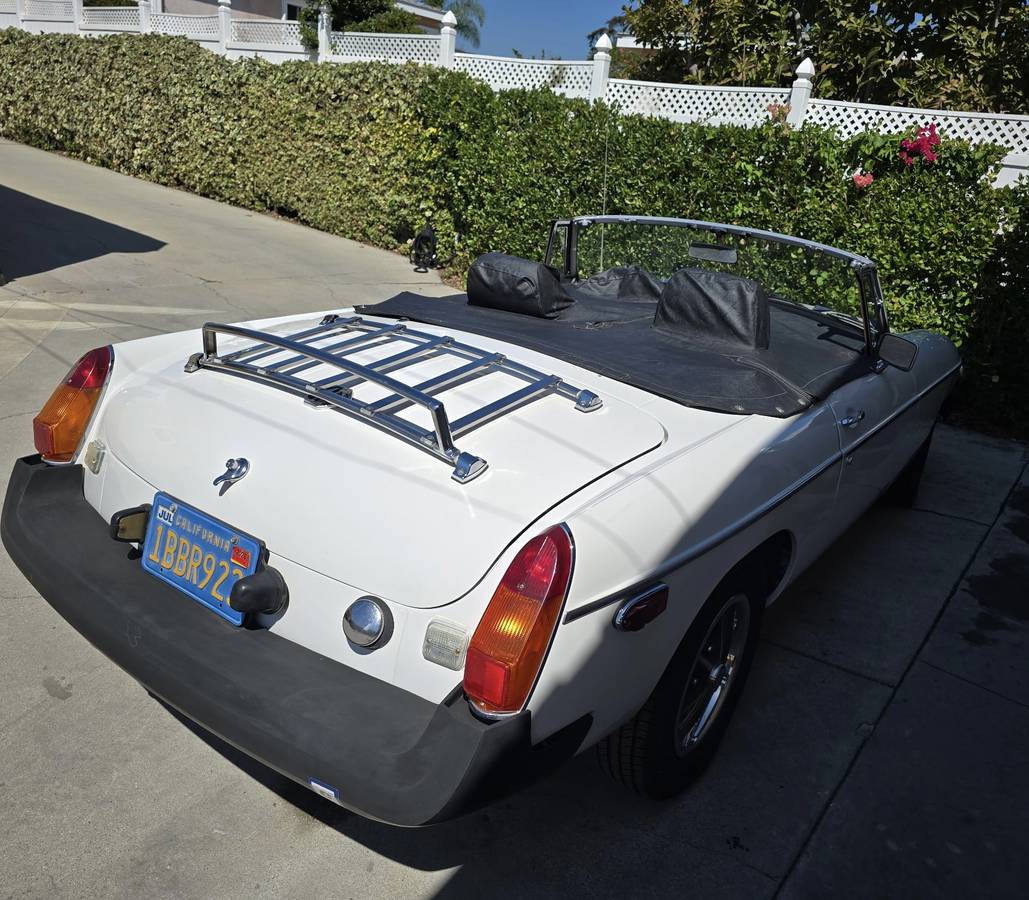 Mgb-convertible-1979-white-8