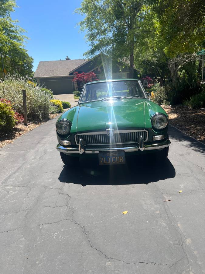 Mgb-gt-1966-green-10