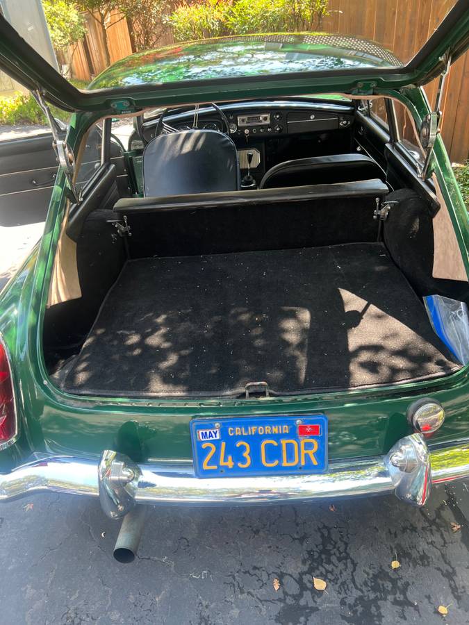 Mgb-gt-1966-green-2