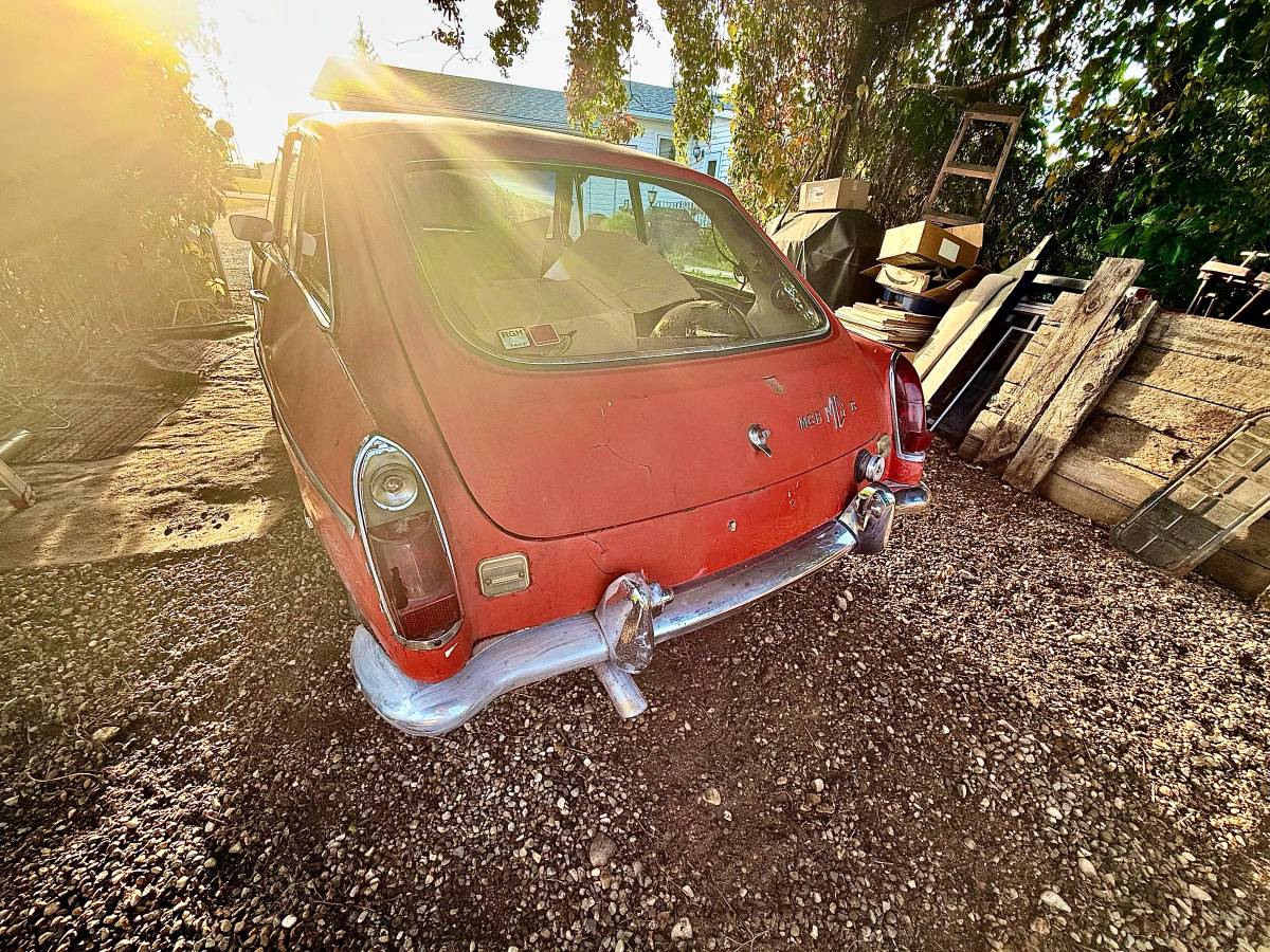 Mgb-gt-1968-red-4