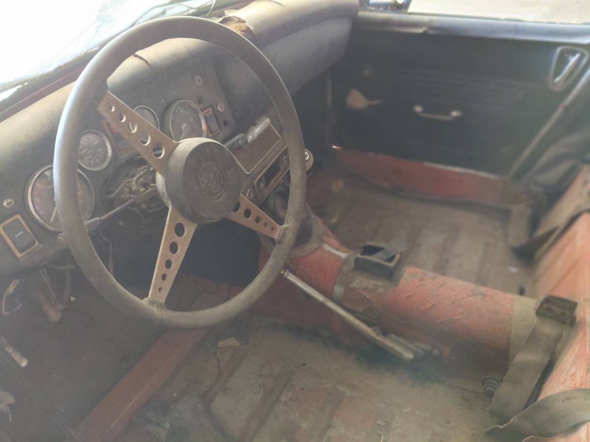 Mgb-mggt-sportscar-1967-15