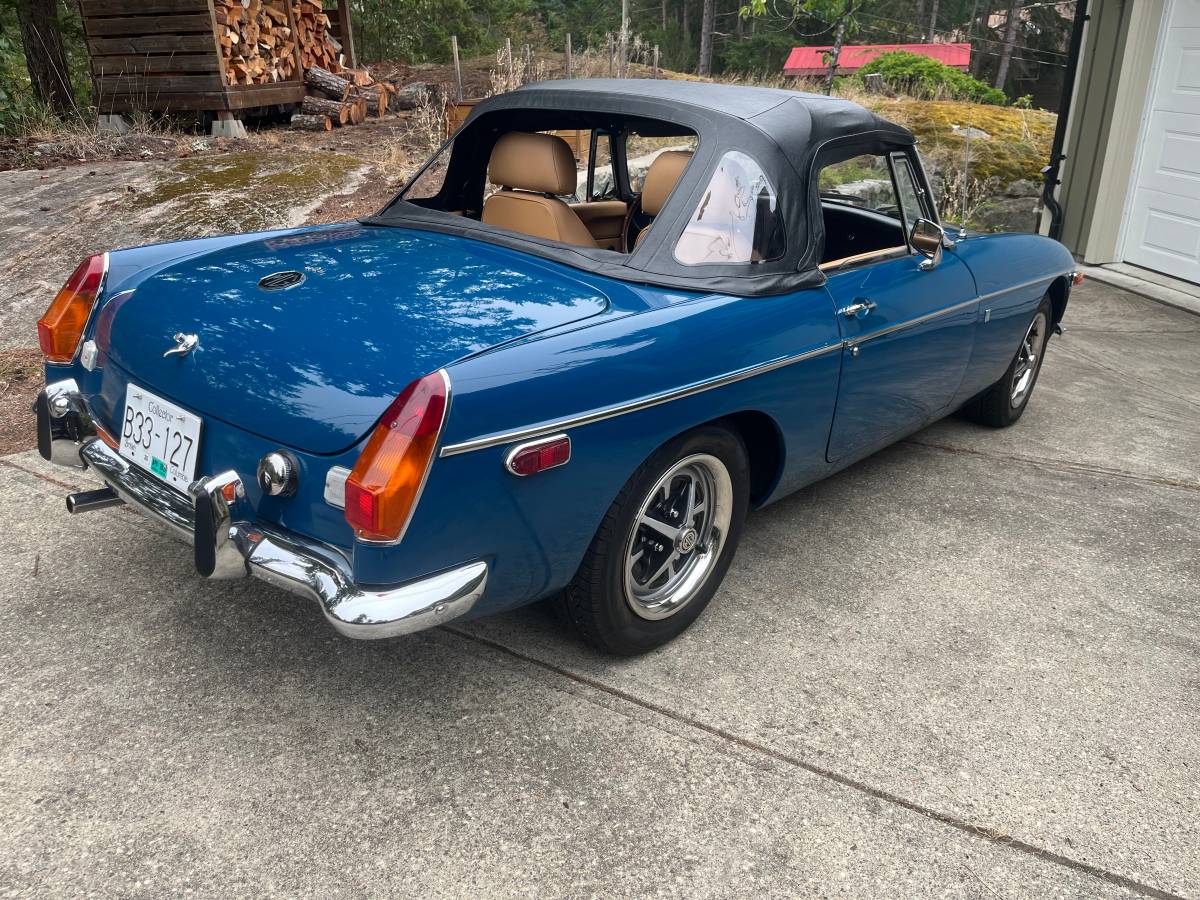 Mgb-roadster-1972-blue-1