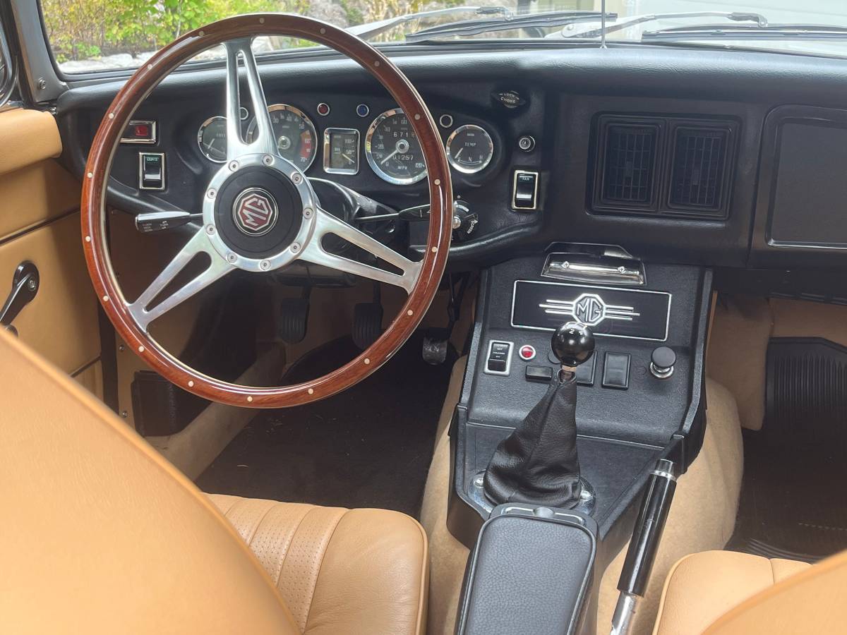 Mgb-roadster-1972-blue-4