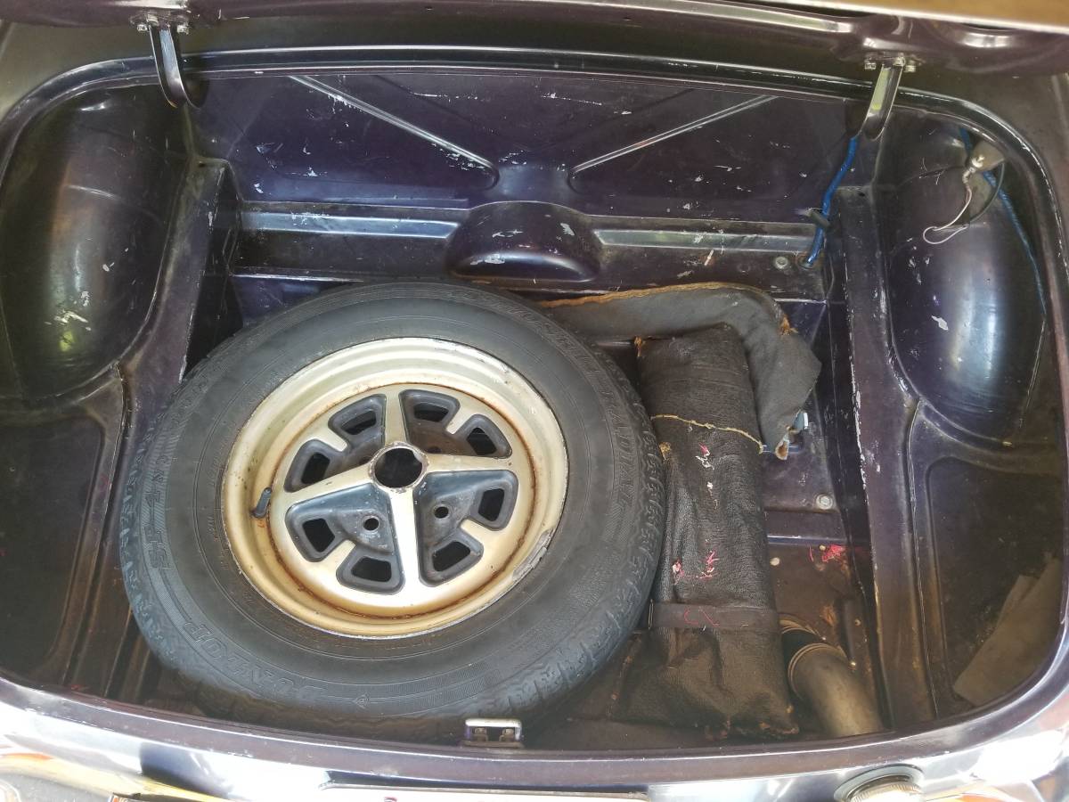 Mgb-roadster-1973-purple-9
