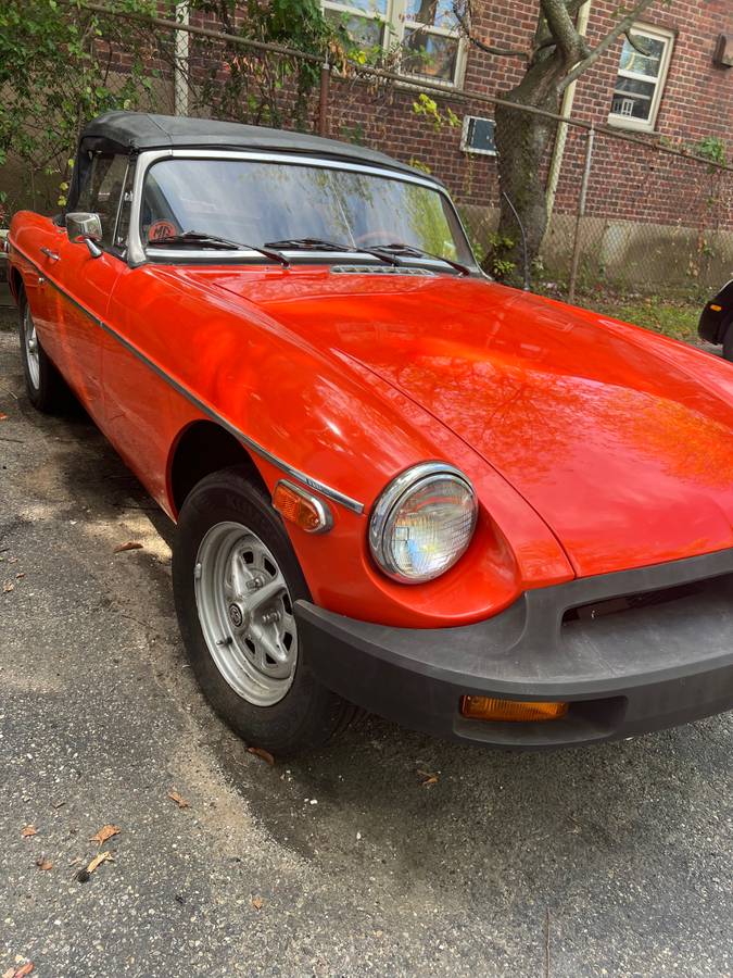 Mgb-roadster-1978-purple-1