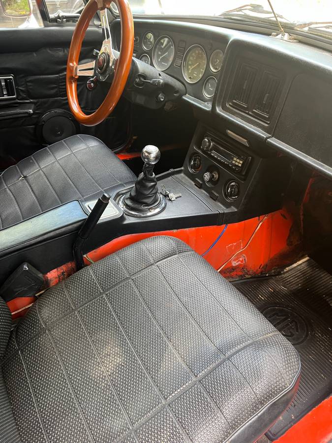 Mgb-roadster-1978-purple-11