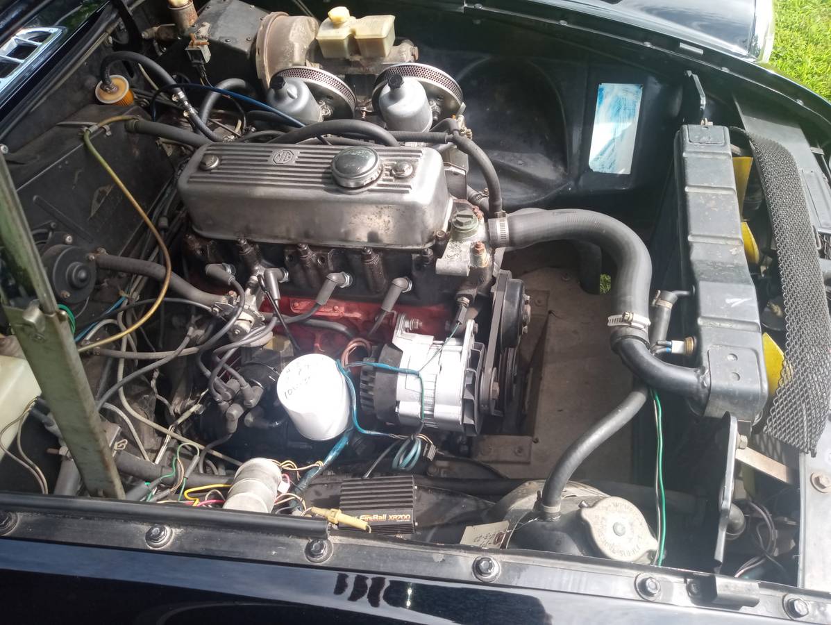 Mgb-roadster-1980-black-7