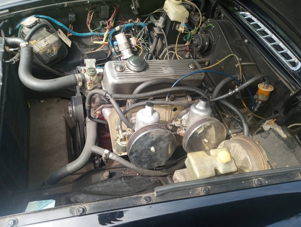 Mgb-roadster-1980-black-9