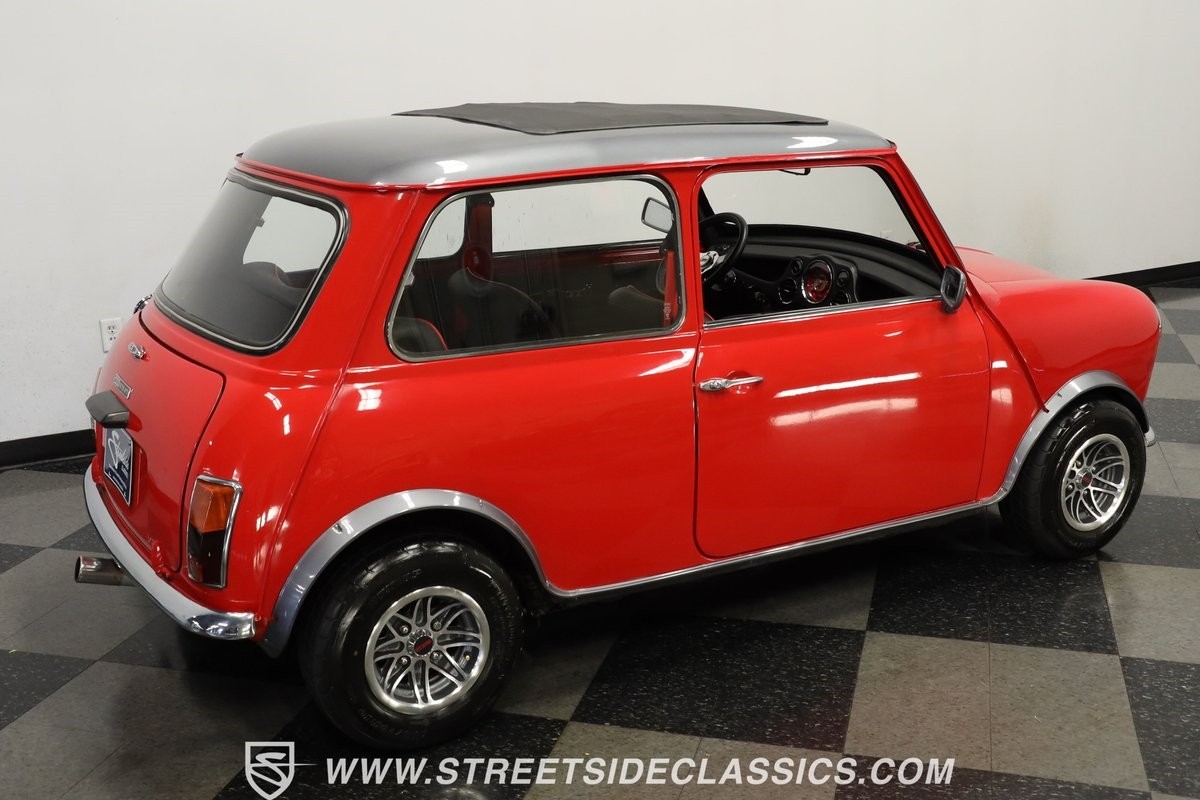 Mini-1275-GT-1974-Sedan-11
