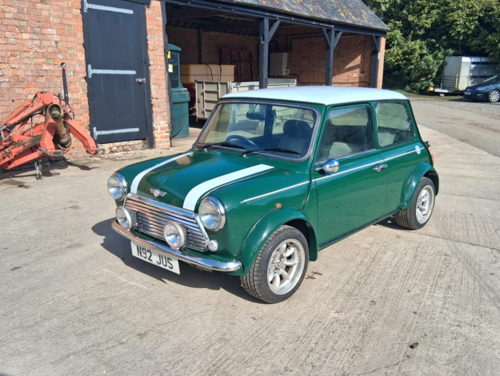 Mini-Classic-Mini-1995-Sedan-2
