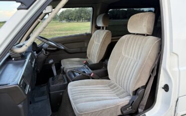 Mitsubishi-Delica-1990-17