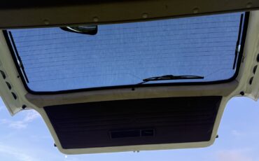 Mitsubishi-Delica-1990-28