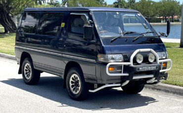 Mitsubishi-Delica-1995