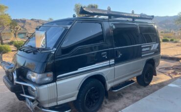 Mitsubishi-delica-diesel-1992-black-10